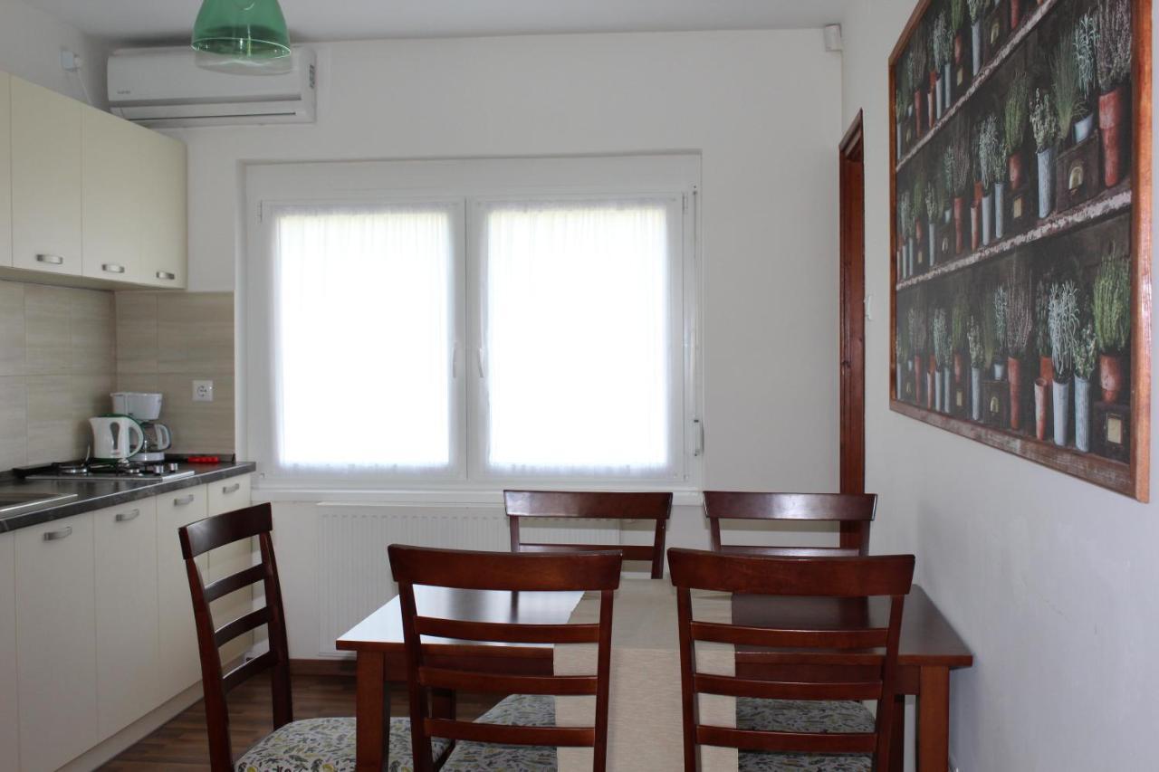 Petita Garden Apartman Siófok Esterno foto