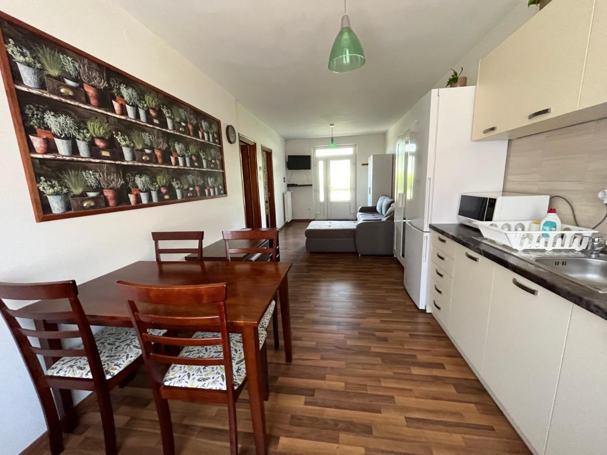 Petita Garden Apartman Siófok Esterno foto